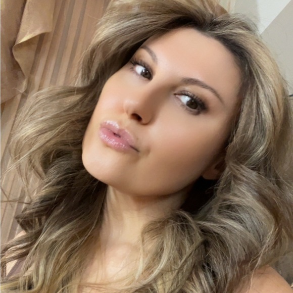 Meet your Posher, Helen - Picture 1 of 1